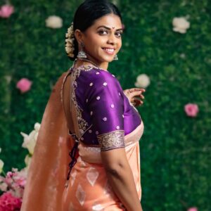 Rutuja Bagwe Instagram - #sareelover forever 🫶

blouse @liiyanna_designs 

#saree #sareelove #treditional #happyme #rutujabagwe
