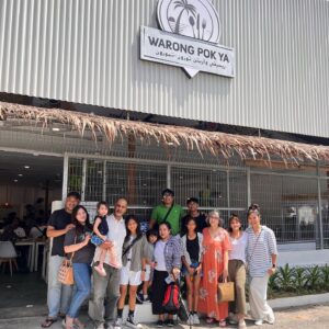 Ruzana Ibrahim Instagram - We decided to go for lunch at @warongpokya today and boyyyy was it delicious! It’s located in the heart of KL, in Kampung Baru so it’s easily accessible. Nasi campur with a lot of Terengganu flavours that just makes you go “Oooohhh!”
.
If you’re in KL please go check it out and give it a try. Sedap gilerrrr!!! #makankualalumpur