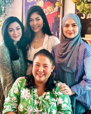Ruzana Ibrahim Instagram - Too short, but very very sweet. I love you girls, Forevs ❤️ #frompamperstogrannypanties