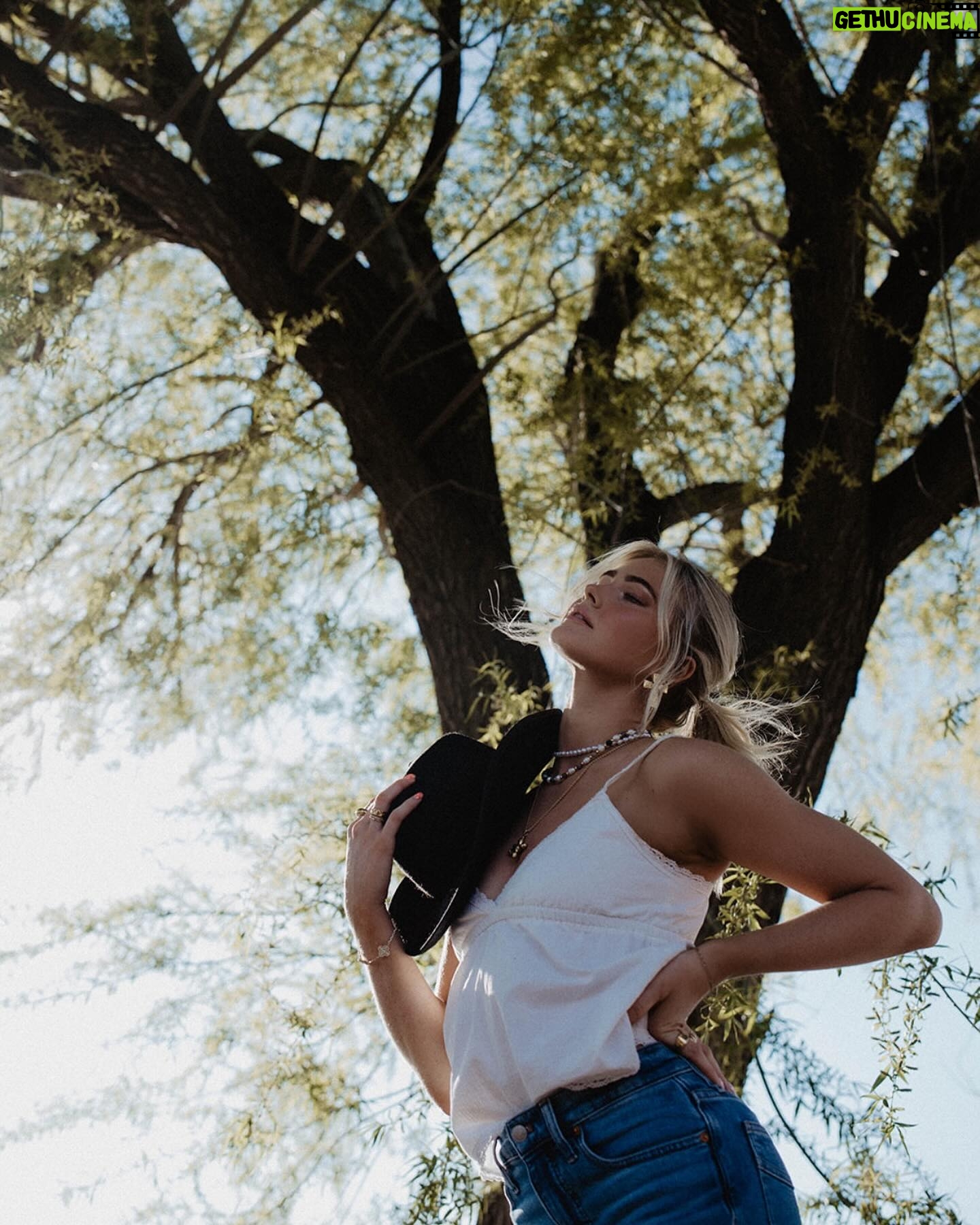 Rylee Arnold Instagram - Living my cowgirl dreams β¨π«ΆπΌπ€ π±π»ββοΈ