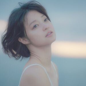 Ryoko Kobayashi Instagram - .
え、
気づけばもう8月も後半戦なの？
2023年の夏、早すぎない？
時空が歪んでる

@0_20yo 
@millimeter_mm__