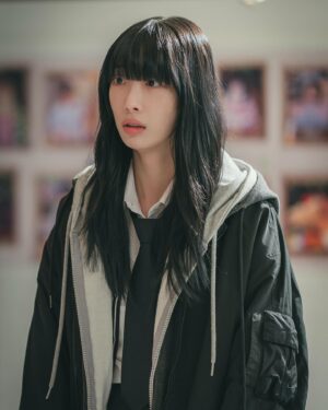 Ryu Da-in Instagram - 마지막 피라미드게임🔺
only @tving.official

last pyramid game🔺