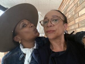 S. Epatha Merkerson Instagram - A photo break with our screenwriter! @lindiwesuttle @desmondsnothereanymore #Seattle #Shelton #fastfriends #workin’ #laughin’