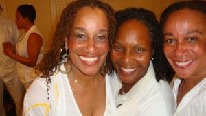 S. Epatha Merkerson Instagram - The news of Suzzanne’s passing is heartbreaking. We worked together in those long ago days. Hazel Bryant’s theatre 62nd Street #3flightsup #Istheelevatorworking? #crowdeddressingrooms But I will always remember this moment. Me and my sister on the Vineyard. I was there with my documentary #TheContradictionsofFairhope #MVAAFF Suzzanne treated my sister as if they were longtime friends. You can see by the photo! She invited us to her home and laid out a magnificent table for us. She always had that beautiful smile. I’m am saddened by her passing…R.I.P. my friend! 

#LindaMerkerson