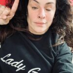 Sónia Tavares Instagram - Quem tenha conseguido estar doente todas as semanas desde novembro, ponha o dedo no ar ☝️