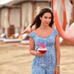Sıla Şahin Instagram - Happy Monday 🦩🦩🦩🦩🦩 🦩 Das Wochenende war wild … Wünsche euch eine mega tolle Woche … Auf euch 🍹danke, dass es euch gibt 💕 #newthingsarecoming #cheers #flamingo