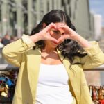 Sıla Şahin Instagram – Cologne Hbf .. #entdecken #köln  #weekendvibes #sightseeing #kölle 

Happy sunday 🍦Schreibt mir gerne was man in Köln noch sehen muss … 💗