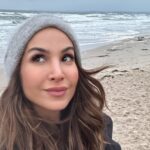 Sıla Şahin Instagram - Bir Deniz olsam icinde duygularim dalgalansa .. 🌊 #Ruhe #inhaleexhale #dünyakötübiryer #insanlıknerde