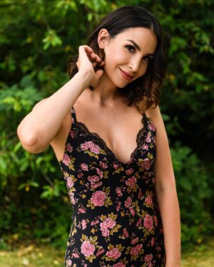 Sıla Şahin Instagram - I need to love myself 😊
…  #selflovejourney #peoplealwaysjudge  #thatswhyineedtolovemyself ♥️ #lovethissong 
 Foto : @juliafeldhagen