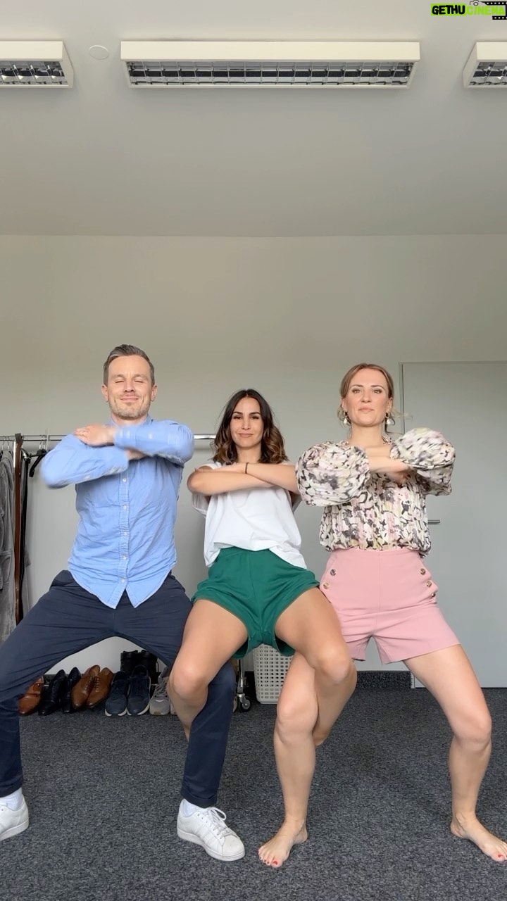 Sıla Şahin - 10.3K Likes - Endlich angekommen 😜 #newmember #cast #crewlove
@alleswaszaehlt @marcdumitru @diesilasahin @ania_niedieck
#firstreel #goesviral #trendingreels
