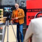Sıla Şahin Instagram - Die beiden sind schon ein echt gutes Team 🤝 #awz #alleswaszählt #silasahin #stefanbockelman Foto: RTL / Julia Feldhagen