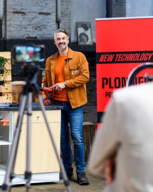 Sıla Şahin Instagram - Die beiden sind schon ein echt gutes Team 🤝 #awz #alleswaszählt #silasahin #stefanbockelman

Foto: RTL / Julia Feldhagen