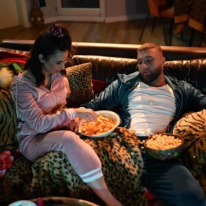 Sıla Şahin Instagram - Das sieht doch nach dem perfekten Feierabend aus oder? #awz #alleswaszählt #filippavlovic #sılaşahin 

Foto: RTL / Julia Feldhagen