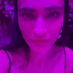 Saadet Işıl Aksoy Instagram - So many roses but none to be picked without thorns, so be fond of your flaws, dear.. 🌹 @magnetquarterly 🤍 #anniversarydinner #davet