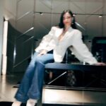Saadet Işıl Aksoy Instagram - Confident, damn, she lethal.. 😉💃🏻💋