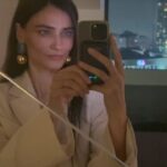 Saadet Işıl Aksoy Instagram - Confident, damn, she lethal.. 😉💃🏻💋