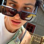 Saadet Işıl Aksoy Instagram – First photo sets the tone.. 🥸🐶🐥🍓🦈💪🏻🐔🐺🪳🐍🦋 #ladump