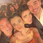 Saadet Işıl Aksoy Instagram - Binge watching başlasın.. Son iki kare şu anki ruh halim.. 💃🏻 Bu arada binge watching’in tam Türkçe çevirisini istiyoruz. 😬 @netflixturkiye #sahmaran