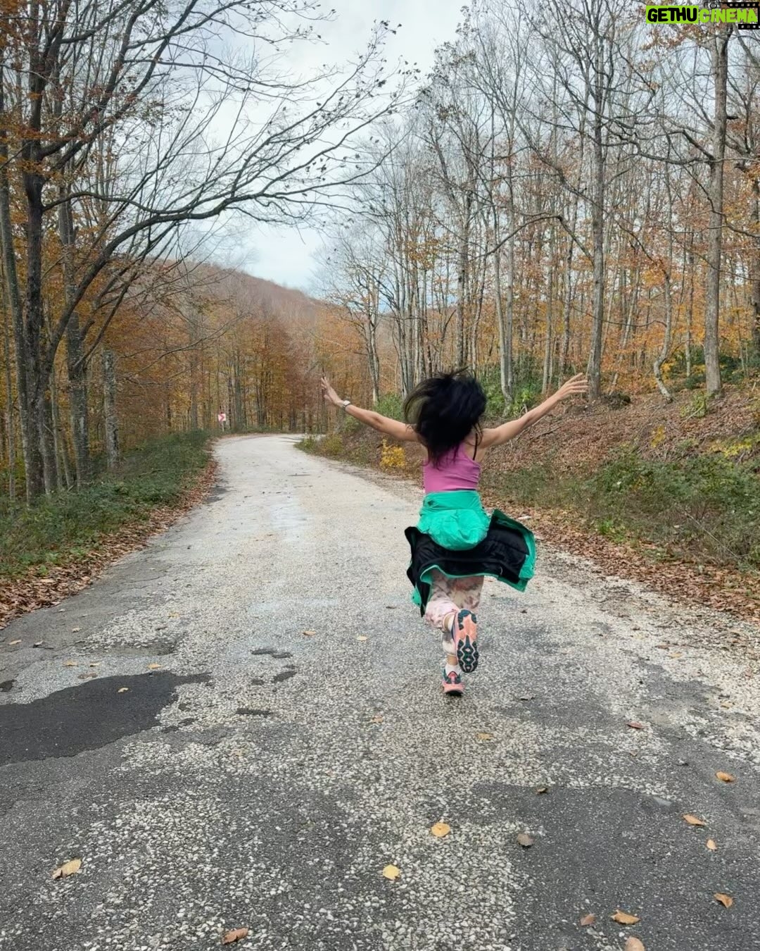 Saadet IĆıl Aksoy Instagram - Alors on danse.. đ©”đđ»đ