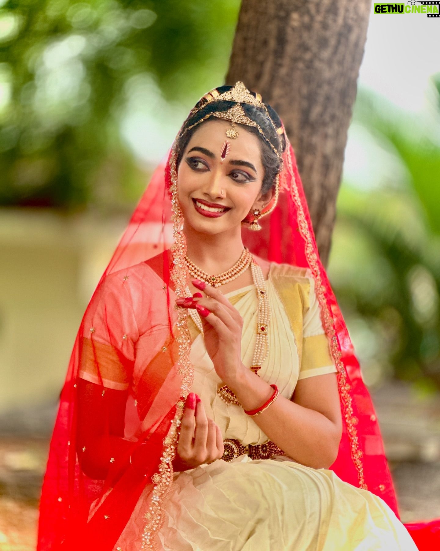 Saanve Megghana Instagram - SHOWCASE OF RAMAYANA! Honored to play Sita Devi in one of the sequences. π Thank you @studentsofsumadhura for this opportunity. Thank you @sravyamanasa garu and @goutham_maheswar sir for pushing me to do my best. Had a great summer workshop at @ira_studios_india π«Άπ» PC : @malavika.nambiar β€οΈ #Ramayana #Sita #Play #Drama #Dance #Stage #BTS #instagram