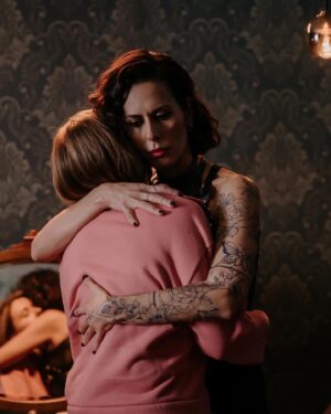 Sabina Akhmedova Instagram - Сегодня вы можете посмотреть все серии сериала «Госпожа» на @ivi_official ❤️‍🔥 

Поздравляю всю команду во главе с нашим режиссером @juliatrofimova с премьерой! Спасибо за талант, за смелость и за то, что каждому было важно делать своё дело хорошо. Это было творческое и человеческое удовольствие. @jeniagrom @efremovefremov @mavromatisss @nadiarekhter @aleksey_rozin @kiselevtop @nikolaka и многие другие.