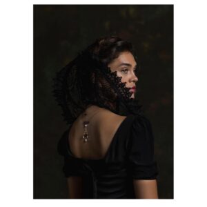 Sabrina Bartlett Instagram - N a t u r a l 🌗  R e n a i s s a i n c e 

Had the honour of sitting for a renaissance style portrait by the amazing @claireluxtonart 🖼 

Bejewelled in the stunning new Natural Renaissance collection by @salome_designs 🖤 

The Natural Renaissance represents a new era of equality and social responsibility which includes the protection of species, our planet and embraces diversity.
A portion of the proceeds will go to the charity The Cross River Gorilla Project to protect the world's most endangered gorilla and their rainforest habitat. 

Wearing the gold plated Sabrina necklace in moonstone, freshwater baroque pearls and swarovski scarab crystals in amethyst 👑