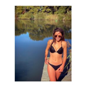 Sabrina Bartlett Instagram - Summer portraits 🌞