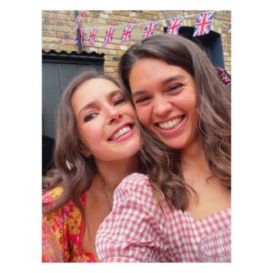 Sabrina Bartlett Instagram - A very British weekend 💙🍳🇬🇧 🥂