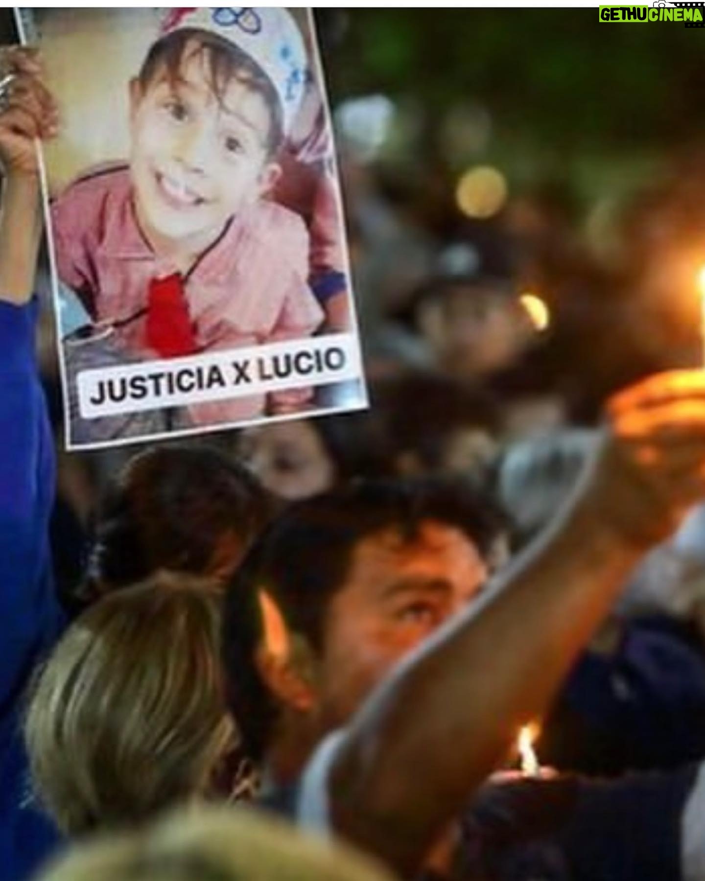 Sabrina Carballo - 4K Likes - JUSTICIA POR LUCIO DUPUY
🙏🙏🙏🙏🙏🙏🙏🙏🙏🙏
DIOS MIOOO😔😔… No puedo imaginar el calvario qué paso este bebe..chiquito e indefenso, mientras era torturado por su progenitora y su novia. Dije progenitora porque ser madre es otra cosa...(para las descerebrados/as q se llenan la boca mal diciendo “vos x q no sos madre”…tomen aqui tienen a una “Madre” …llévensela a sus casas!!
Los niños/as no siempre estan MEJOR con sus “MADRES”……la cantidad de “Buenos padres” que tiene q pasar y sufrir situciones de maltrato ,falta de respeto y en muchos casos dejar de ver a sus hijos por q “juezas/jueces” como la Dra.ANA CLARA PÉREZ BALLESTER le terminan dando la tenencia a sus “MADRES”..
Sin intervenir en el proceso ,en otras palabras LO ABANDONO! Esta jueza Tuvo varias alertas para evitarle le muerte a Lucio y no sabemos si por una cuestión ideológica no cumplió con los deberes de una jueza de familia…. FALLO
De solo leer las notas,escuchar los audios “de la madre”…es algo tan terrible q parece ciencia ficcion😔 siento un escalofrío, impotencia… siento q estamos rodeados de ñoquis a los cuales le pagamos el sueldo y les chupamos un 🥚… los q deberían cuidarnos NO LES IMPORTAMOSSSS!!🤬
FALLARON TODOSSS!…y nosotros tmb como sociedad…
ESTAS LACRAS tiene q pudrirse en la cárcel…pero de verdad y q Dios me perdone…que NO SALGAN MASSS!!y que las separen…
Que no haya otros "Lucios" sufriendo en silencio. Que no haya más niños y niñas olvidados por la justicia, chicas y chicas que el sistema no registra y por una sociedad que no puede darles protección….la cantidad de funcionarios q cobran un sueldo y no HACEN UNA MIERDAAA!!..la cantidad de ñoquis q conozco …la bronca q me
Da!!….x q AMO Mi país… pero todas estas lacras lo estan destruyendo ..
Perdón🙏toy enojada…no puedo creer lo q le hicieron a este bebe😔
Acompaño a su familia y que Dios sane un poco sus corazones!
FALLARON TODOS!
@justiciaporluciodupuy
#justiciaporlucio
#justiciaxlucio
#justiciaporluciodupuy
#leylucio