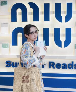 Sabrina Cheung Instagram - hardly describe my excitement when I know about MIU MIU SUMMER READS 🤍 🥹

woman writers and novelists in the 19th century played a significant role in breaking the convention and boundaries of gender, and their works are always inspiring to me. 

I love reading and I love how’s everything BOOKS brought to me. Thank you @miumiu for giving me a lovely morning. 

Today and tomorrow 
11 am-8 pm at Tai Kwun 
📖 seminal copies of Persuasion by Jane Austen and A women by Sibilla Aleramo will be gifted.

#Miumiu
#Miumiusummerreads