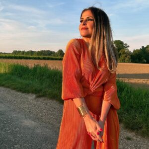 Sabrina Perquis Instagram - Capturer l’énergie éternelle du soleil ✨✨✨✨