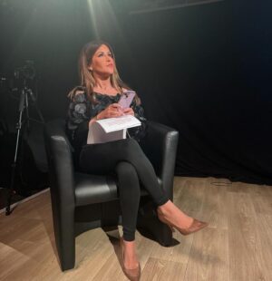Sabrina Perquis Instagram - Hier c était la dernière étape d un mois et demi intense  entre les médecins, les couloirs de l’hôpital avec deux passages au bloc et le concrétisation d un nouveau projet pro … je suis enfiiiin tranquille pour 3 mois si tout va bien , ça n’a pas été de tout repos mais c’est fait ! Et je suis trop contente !!! Du coup aujourd’hui c’était journée shopping avec ma maman et Loes …. J’ai pas été très présente, mais là je vais avoir un peu plus de temps pour partager par ici comme je le souhaite :) 

✨✨✨