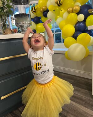 Sabrina Bryan Instagram - “I’m going to BEE a Big Sister!!” Gender Reveal tomorrow!!! 🐝💗💙 #comilliamonroe #bigsister #bigsisterreportingforduty #genderreveal #familytime