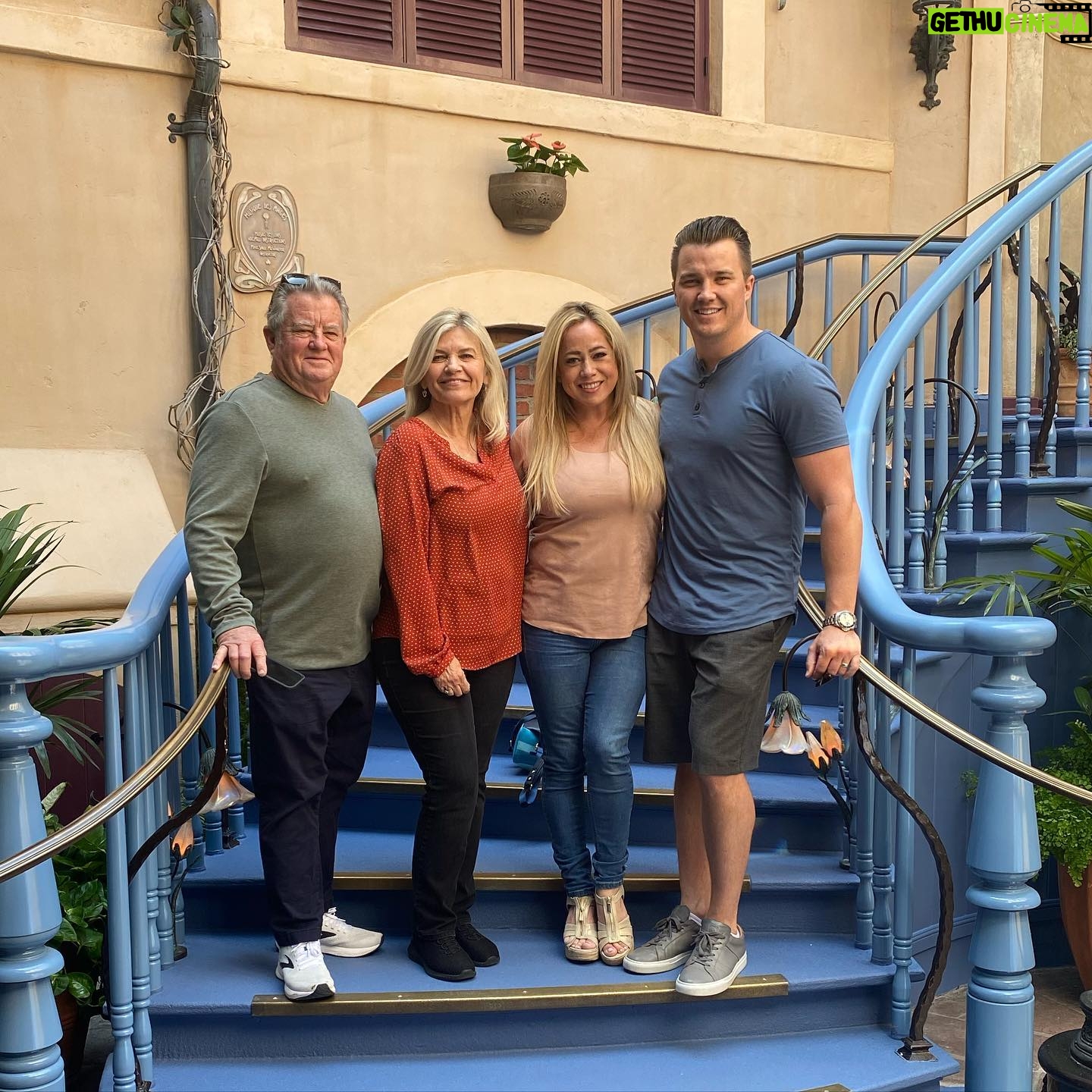 Sabrina Bryan Instagram - Back to our favorite spot @disneylandsclub33