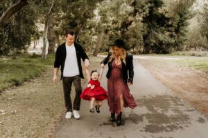 Sabrina Bryan Instagram - Happy Holidays! So many blessing to be thankful for. We are so excited to grow our family and that Monroe gets to be a Big Sister! #christmas2022 

Thank you @photos2bdesired for always capturing the best moments for our family. 📸
