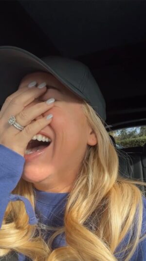 Sabrina Bryan Instagram - I’m a mom….with another one on the way!!! How is it possible? Who’s allowing this? Lol! #momlife #amievenagrownup #momreels