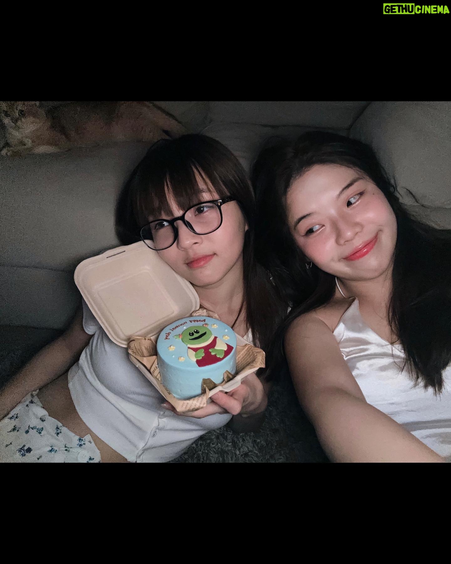 Sabrina Ng Instagram - 鍾意咗mona 牙妹的sweet 牙貓的蹤影 Happy normal day!!! 💚💚💚