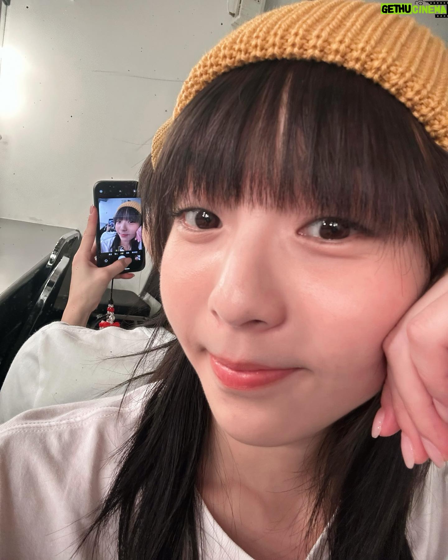 Sabrina Ng Instagram - 首日入台🥹 有自己一間房好happy🤣 See you cute cute guys soon! 壽臣15-17/12, 19-24/12見! 好多人一齊努力好棒🩵🤍💛🖤