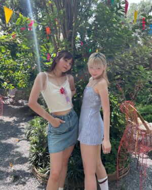 Sabrina Ng Instagram - 🌼🎀💦