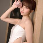 Sabrina Ng Instagram – 踏上夢想嘅舞台，當然要有靚靚的造型🌟
有 @Guerlain 加持令我可以閃亮登場✨
經典 #Meteorites 波波粉加好舒服嘅
#AquaAllegoria 花草水語 Florabloom 香氛，簡單自然令我更自信出席頒獎典禮，以後亦會更加努力做自己喜歡嘅事情，比大家見到進步嘅我💖
#Guerlain
#GuerlainHK
#GuerlainMakeup
#GuerlainFragrance