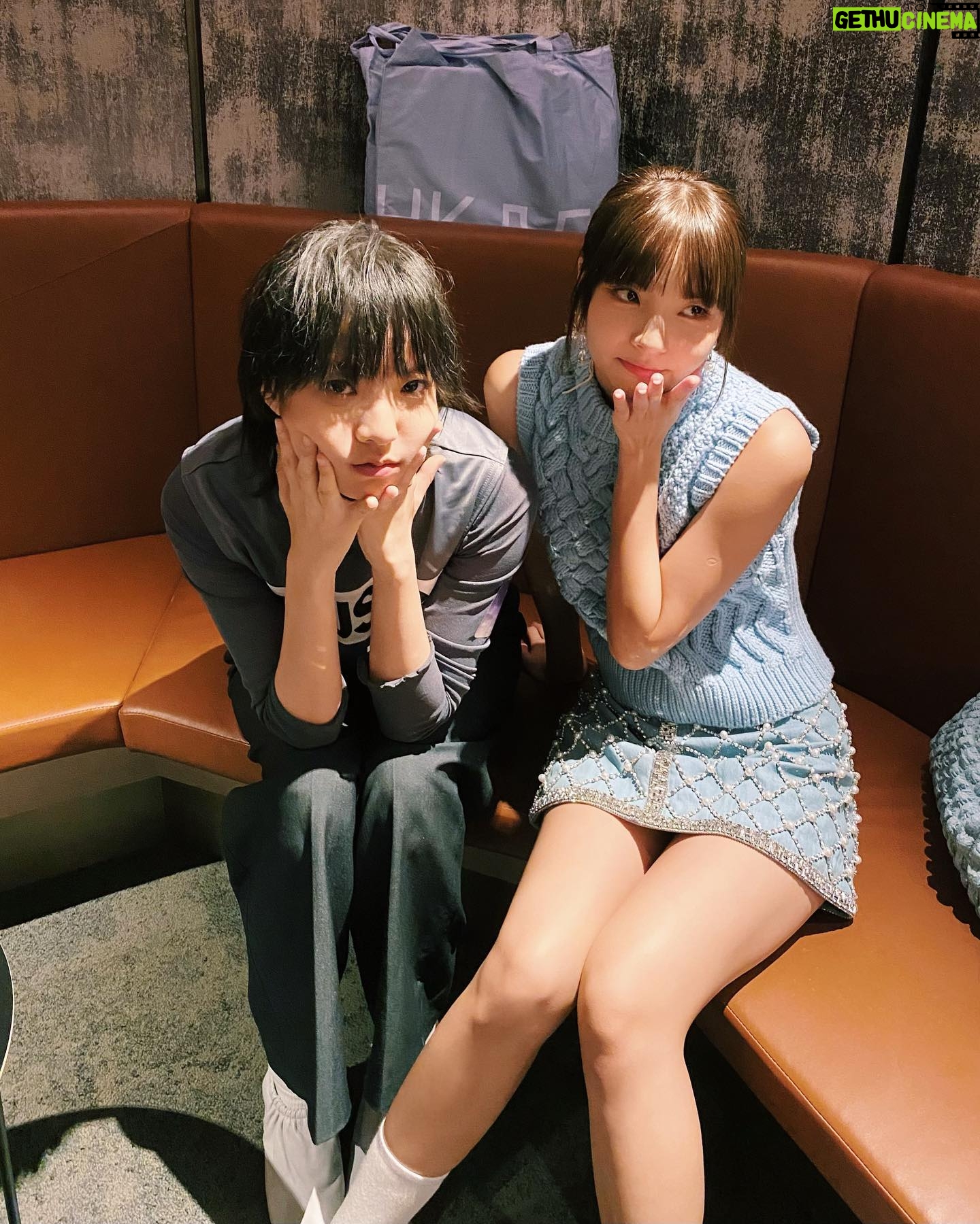 Sabrina Ng Instagram - @bc.hkaff love💜 開心同我哋嘅Young Jury bb一齊完成Closing👏 @lyricistl.movie《填詞L》宇宙首咉❤️🔥 太好睇omg好鍾意😭 @norris_wong_lyricist @bosscaiola 偶像級勁 非常推薦大家睇(正式上映我再提大家) Stylist @___3ddy Wardrobe @ceciliebahnsen @harveynicholshk @retrofete @repettohk @repettoparis Makeup & hair @yimlam_