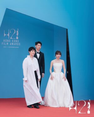 Sabrina Ng Instagram - 記錄多次 @hongkongfilmawards 美妙時刻(⁎⁍̴̛ᴗ⁍̴̛⁎)
冇啦應該( ´▽｀)

Makeup/ @hulda_mua & @guerlain
Hair/ Chorus Ko
Stylist/ @exactly.the.sam
Dress/ Pearl from @aubreybridal
Jewellery/ @chopard
Heels/ @jimmychoo
