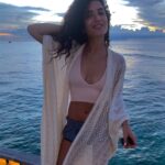Sabrina Ouazani Instagram - 33 🤍 Bon ... Oui je suis en réalité sous la grisaille parisienne mais je m’en fiche je fais ce que je veux c est mon anniv’
