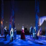 Sabrina Ouazani Instagram - Ceux qui me suivent depuis un moment savent à quel point je rêvais de déclamer du Shakespeare sur scène Alors voilà nous y sommes : dans Le Songe d’une Nuit d’été mis en scène par l’incroyable Emmanuel Demarcy-Mota au @theatredelaville_paris ✨ J’ai la chance de fouler la scène aux côtés d’une merveilleuse troupe: Elodie Bouchez @jackee_toto @vdashwood @roudaerd @very.little.lady @marie_france_alvarez @casanovajauris @phdemarle @melissa_polonie @sandra.faure.902 @geraldmaillet Stephane krähenbuhl Gaëlle Guillou & Ludovic Parfait Goma ✨ Hâte de vous ressentir dans la salle ❤️