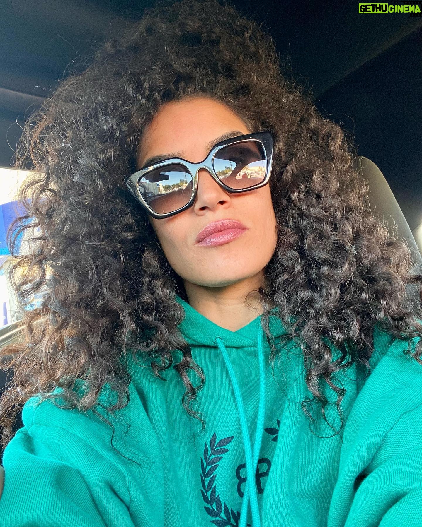 Sabrina Ouazani Instagram - Bon Lundi 😁 (Ok on est mardi mon cerveau n’est pas connecté apparement 😂 )