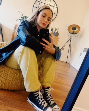 Sacha Parkinson Instagram - 🎗️💛 
•
#EndometriosisAwarenessMonth #EndoTheStigma #Endometriosis