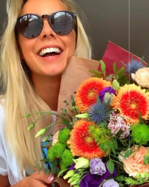 Sacha Parkinson Instagram - when ya flowers match ya top.
he’s a keeper 💐