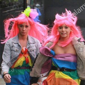 Sacha Parkinson Instagram - As I don’t have access to any of our nice photographs, I thought we’d celebrate your birthday with an array of pap shots that I am exceptionally proud of.

Even better ones existed but they seem to have disappeared into the google black hole with me not being relevant anymore.

Thank you for being my friend for 22 years @brookelevivincent. You have given me endless laughter, an abundance of kindness, more inspiration than you will know and a hair complex that will stay with me for eternity.

You’re one of a kind!
HAPPY BDAY KWEEN 👑💘⚡️🎈😝 x