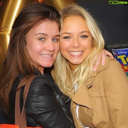 Sacha Parkinson - 6.9K Likes - As I don’t have access to any of our nice photographs, I thought we’d celebrate your birthday with an array of pap shots that I am exceptionally proud of.
Even better ones existed but they seem to have disappeared into the google black hole with me not being relevant anymore.
Thank you for being my friend for 22 years @brookelevivincent. You have given me endless laughter, an abundance of kindness, more inspiration than you will know and a hair complex that will stay with me for eternity.
You’re one of a kind!
HAPPY BDAY KWEEN 👑💘⚡️🎈😝 x