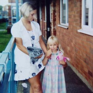 Sacha Parkinson Instagram - The queen of all queens 👑 Happy Mother’s Day! Thank you for being the most beautiful and selfless soul there is. I love you dearly, you hilarious little human. I owe you everything 💖⚡️🌸